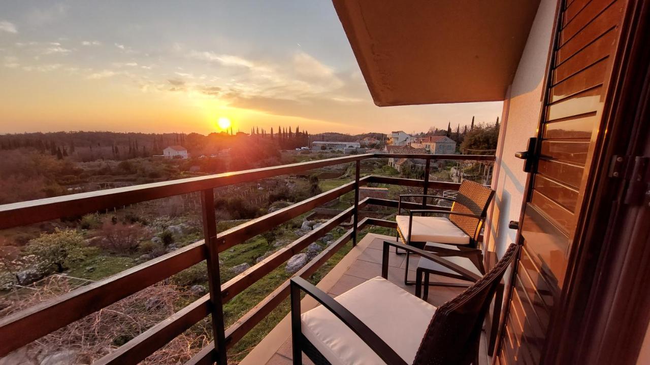 Le Petit Appartement Čilipi Buitenkant foto
