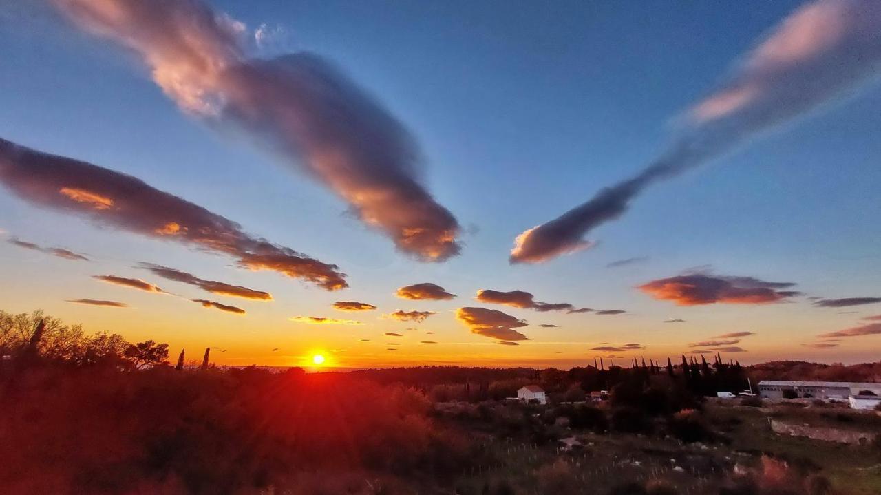 Le Petit Appartement Čilipi Buitenkant foto