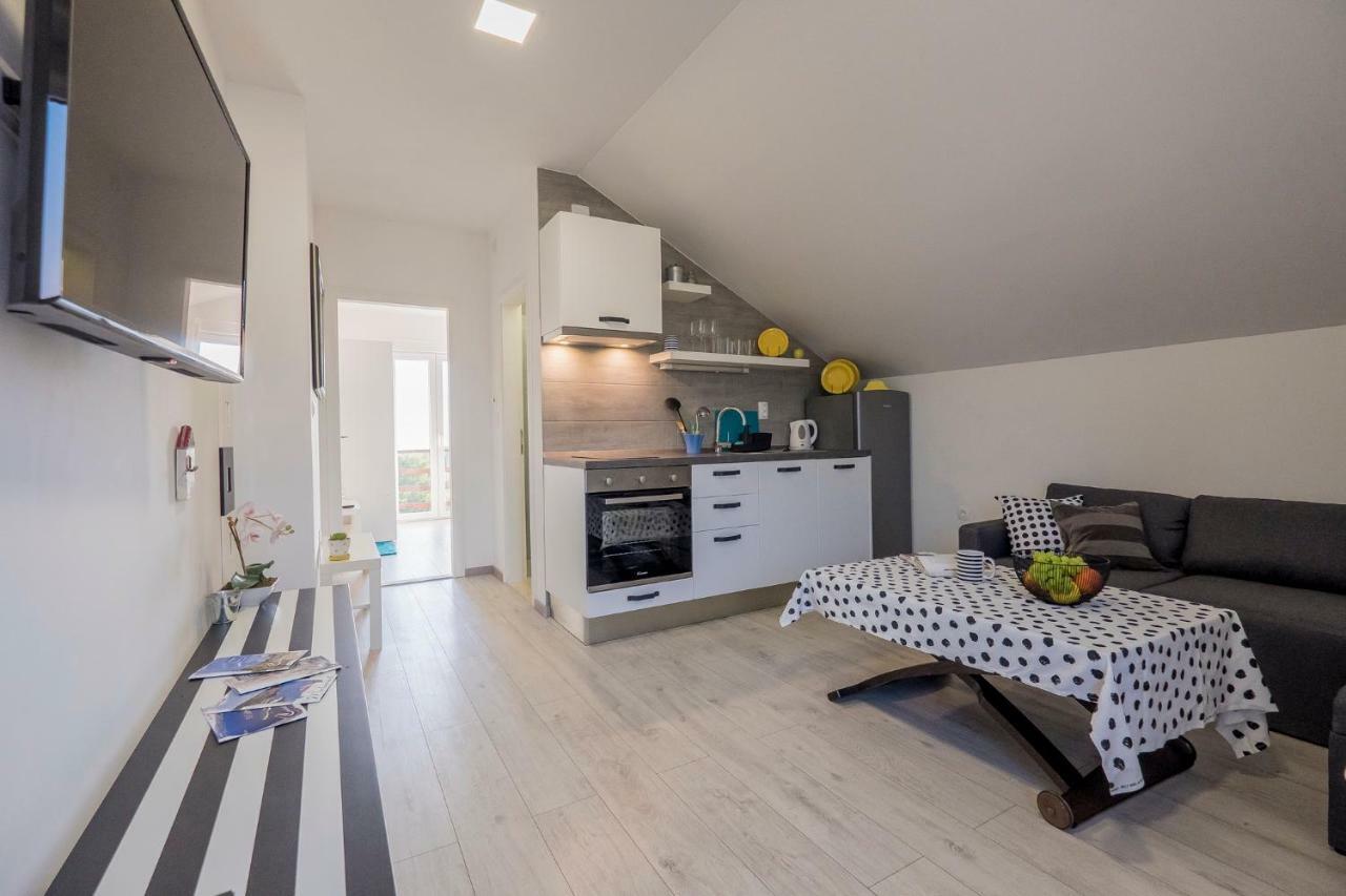 Le Petit Appartement Čilipi Buitenkant foto