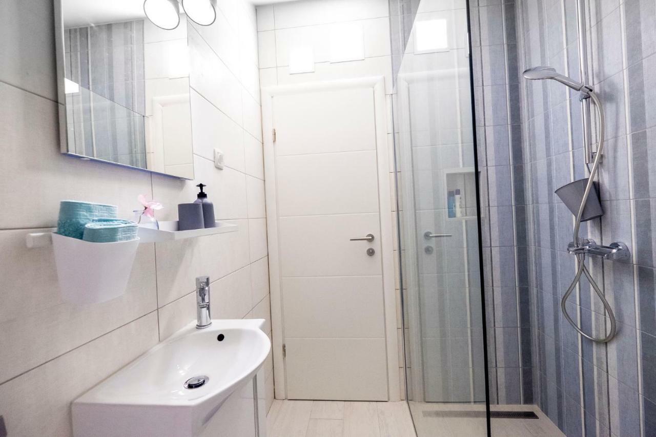 Le Petit Appartement Čilipi Buitenkant foto