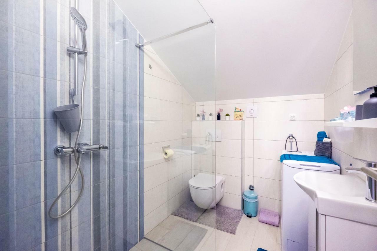 Le Petit Appartement Čilipi Buitenkant foto