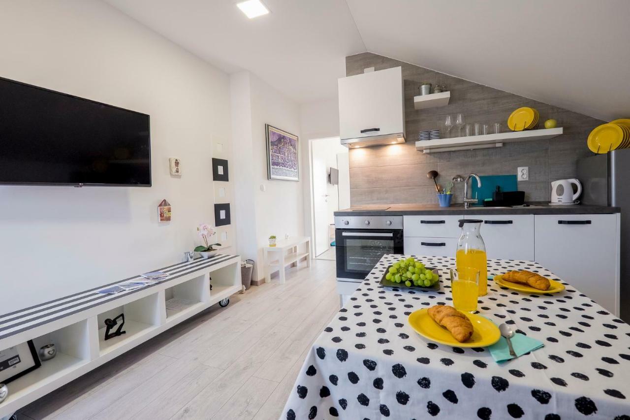 Le Petit Appartement Čilipi Buitenkant foto